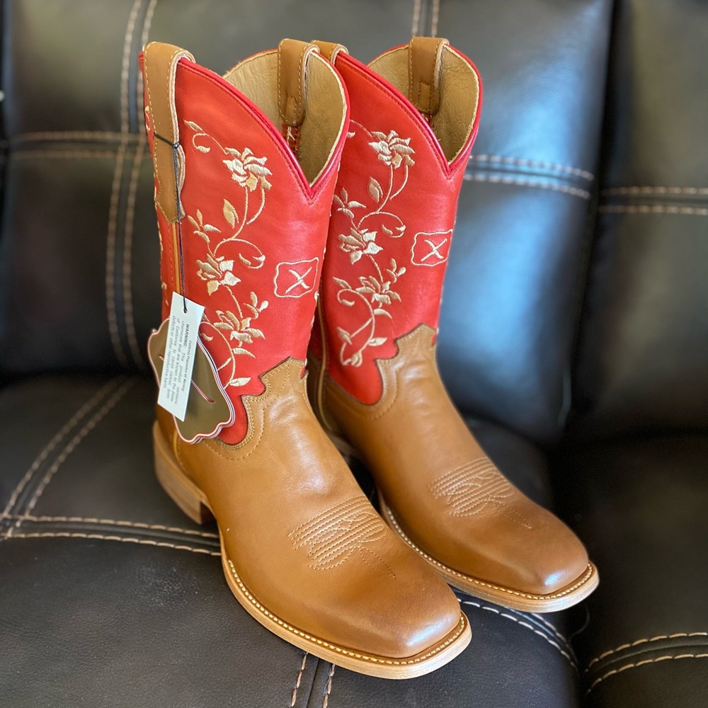 NIB Women’s Twisted X cowgirl boots.